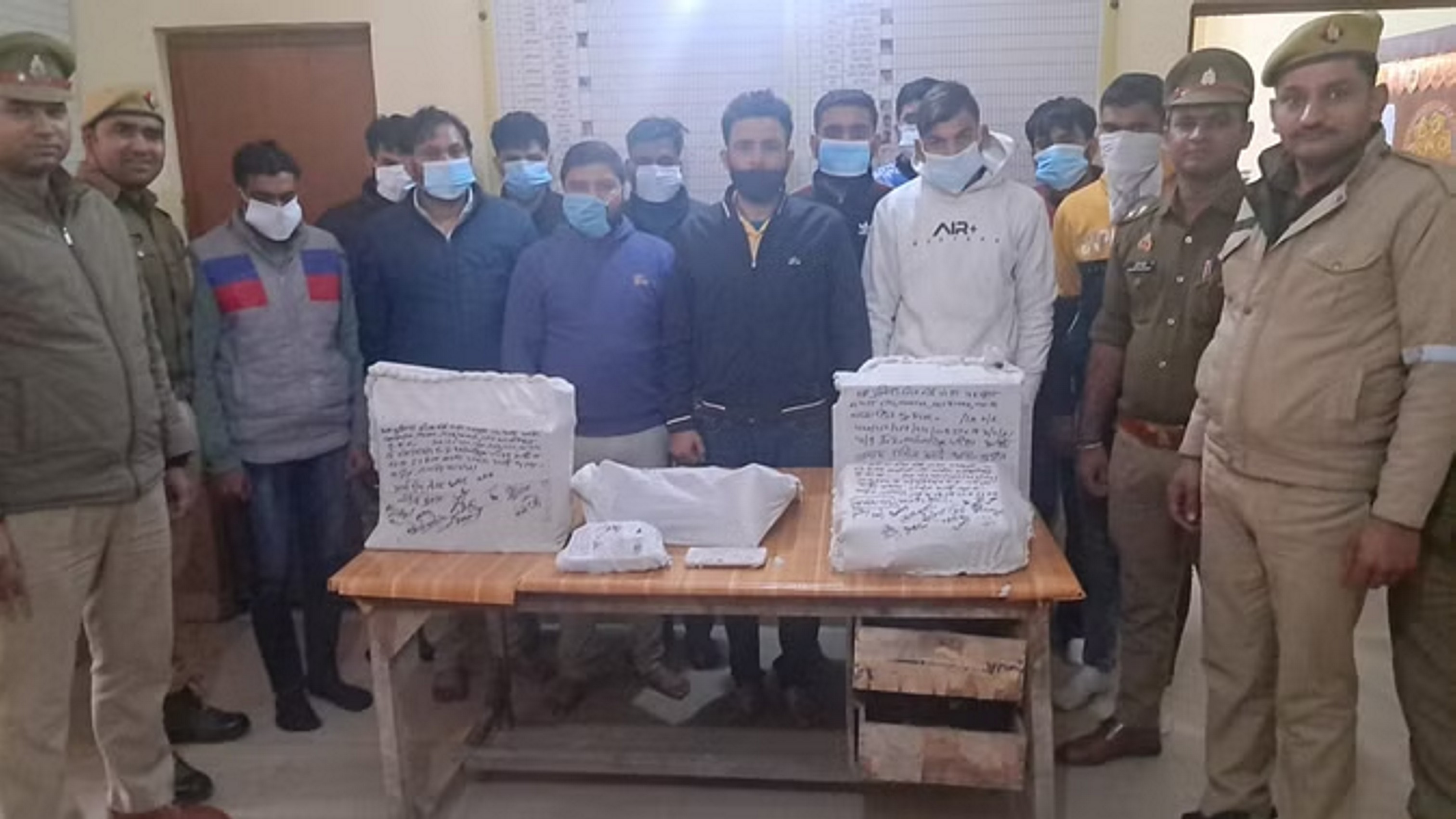 एसटीएफ ने कंप्यूटर ऑपरेटर की ऑनलाइन भर्ती परीक्षा में पकड़े सॉल्वर गैंग के 12 सदस्य