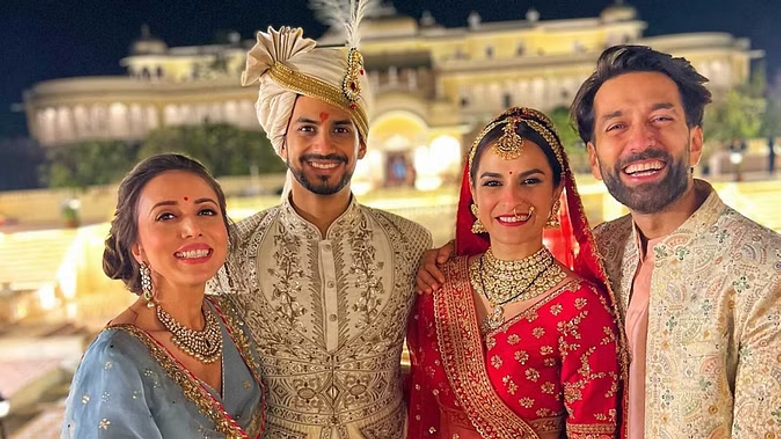  शादी के बंधन में बंधीं गोविंदा की भांजी कश्मीरा ईरानी
