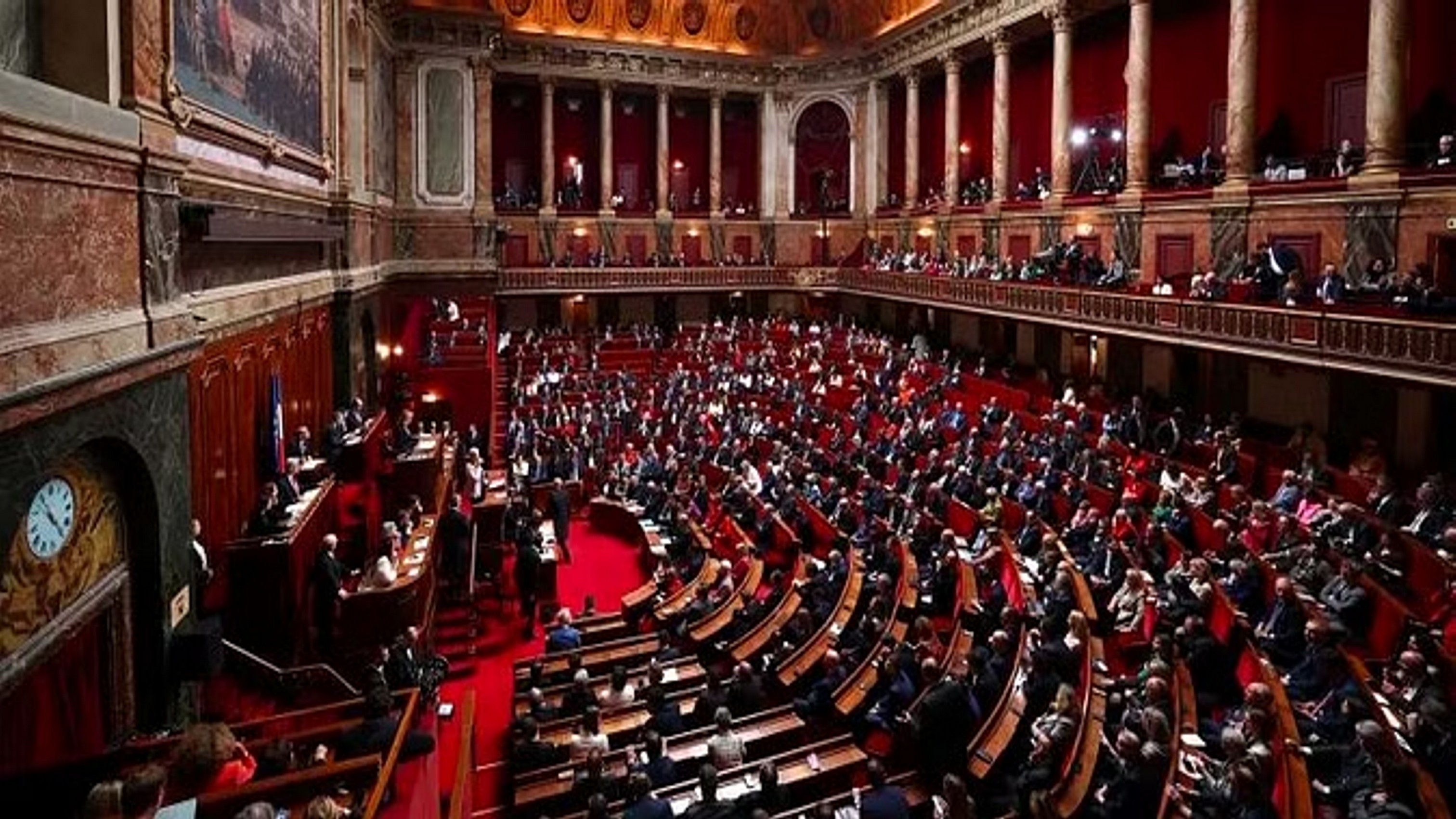  फ्रांस में गर्भपात को सांविधानिक अधिकार बनाने वाले विधेयक को मिली मंजूरी
