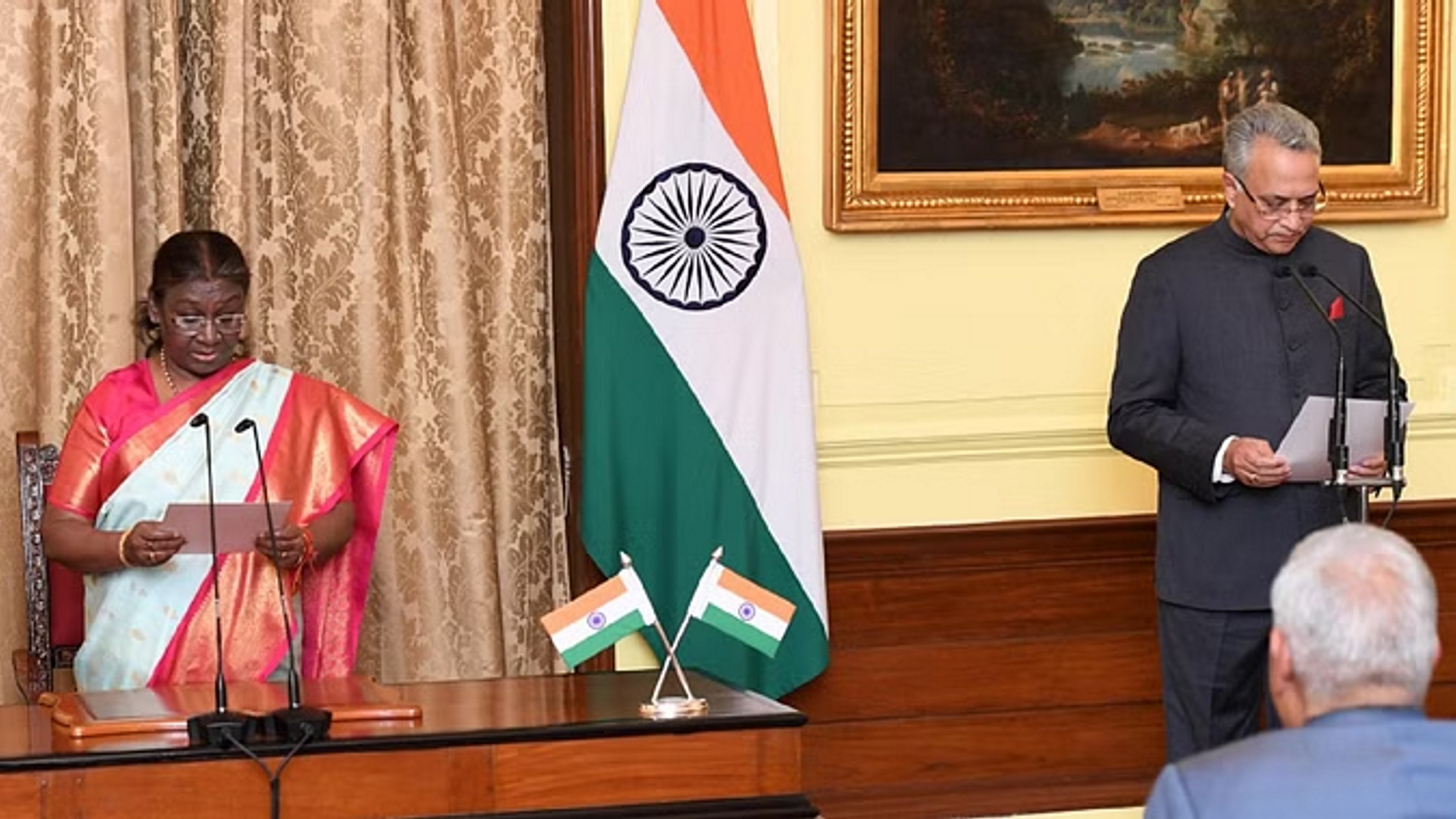 सुप्रीम कोर्ट के पूर्व जज खानविलकर बने लोकपाल के अध्यक्ष, राष्ट्रपति मुर्मू ने दिलाई पद की शपथ