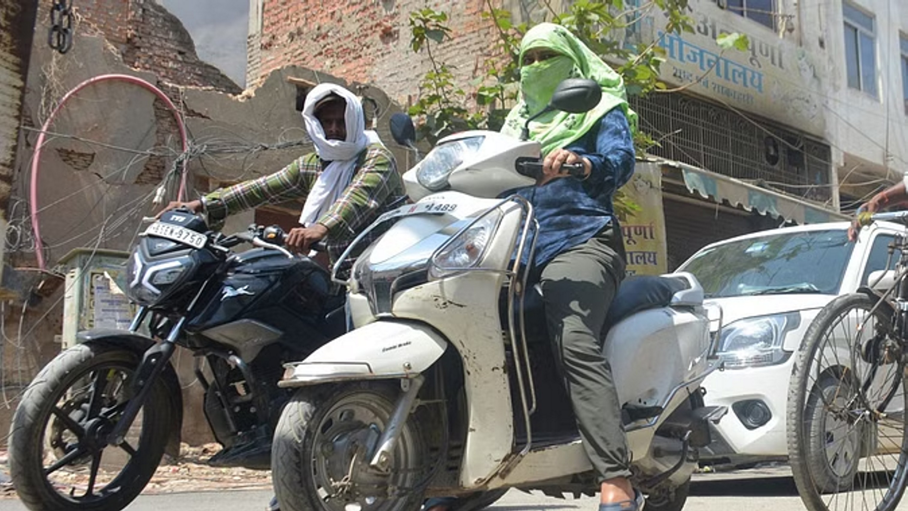 हीटवेव का दिखा असर, पारा फिर पहुंचा 42 डिग्री के पार