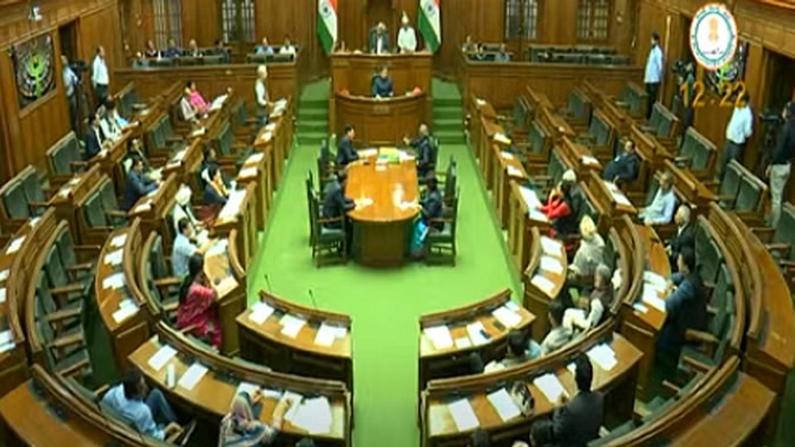 दिल्ली विधानसभा में भाजपा का हंगामा