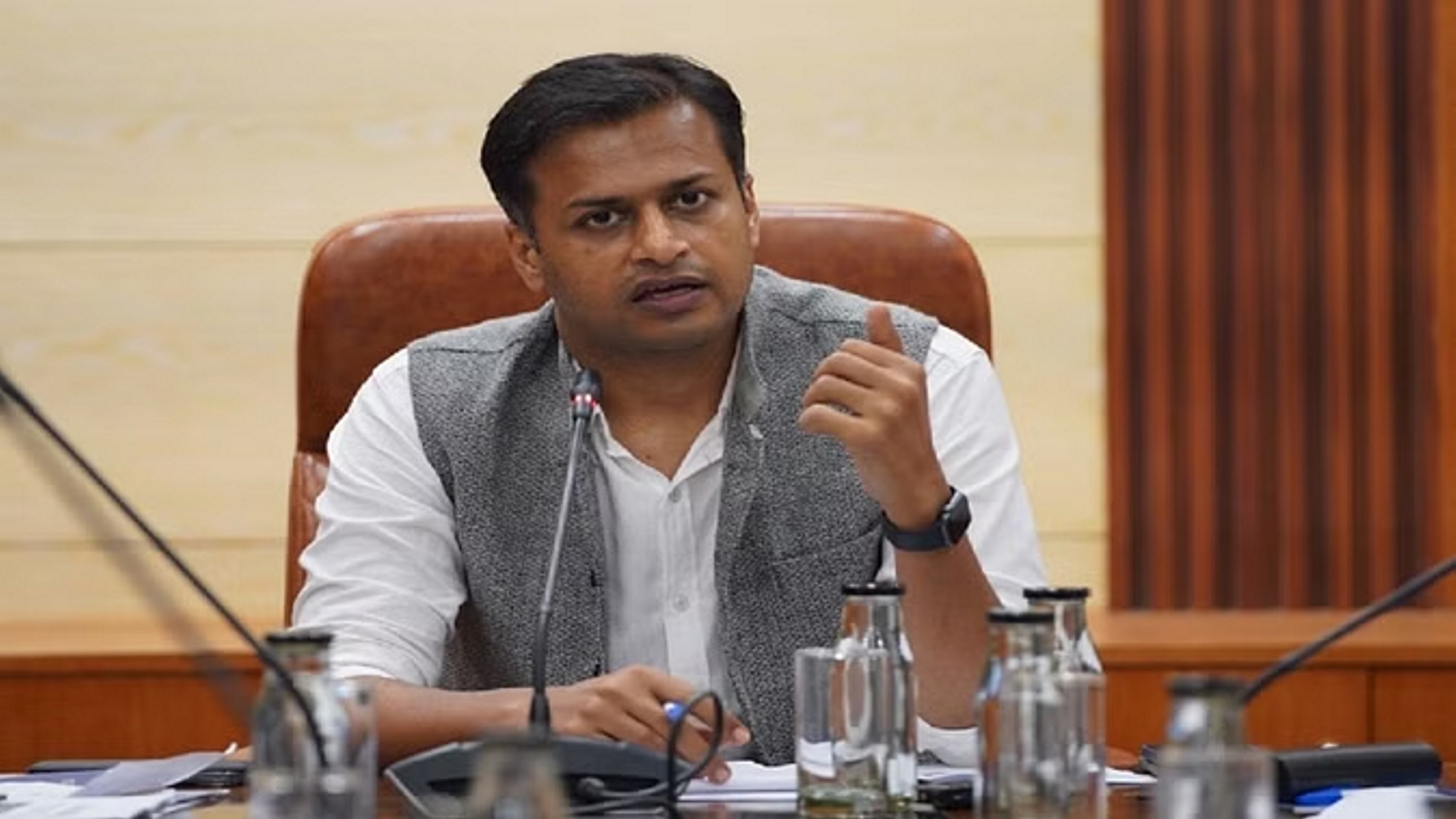 आप विधायकों को तोड़कर राष्ट्रपति शासन लगाना चाहती है भाजपा: जस्मीन शाह