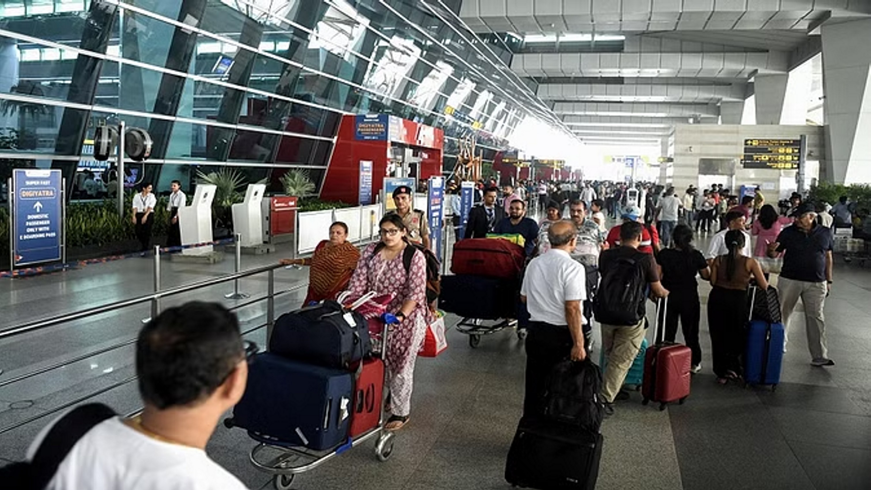 खिलौनों के अंदर छिपाई थी 30 करोड़ की कोकीन, 270 कैप्सूल मिले