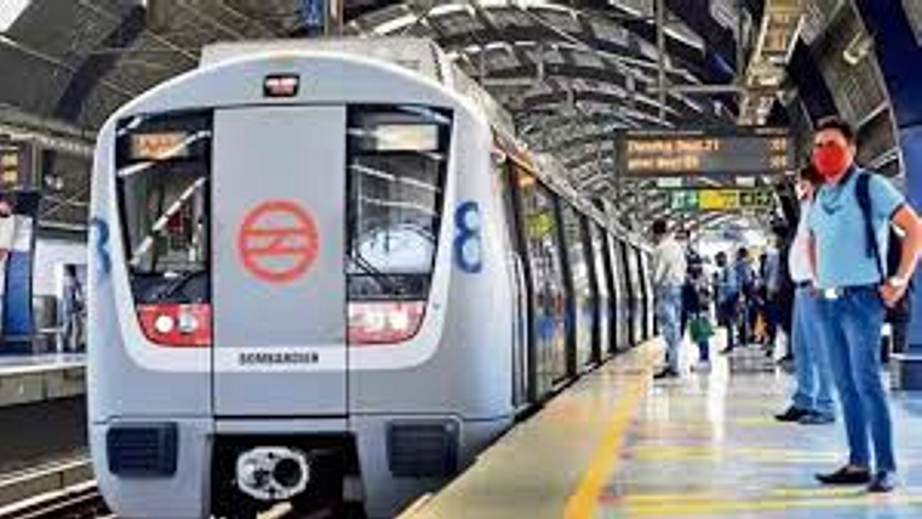 मेट्रो 2031 तक 50% अक्षय ऊर्जा का इस्तेमाल करेगी, अभी 35 फीसदी का हो रहा इस्तेमाल
