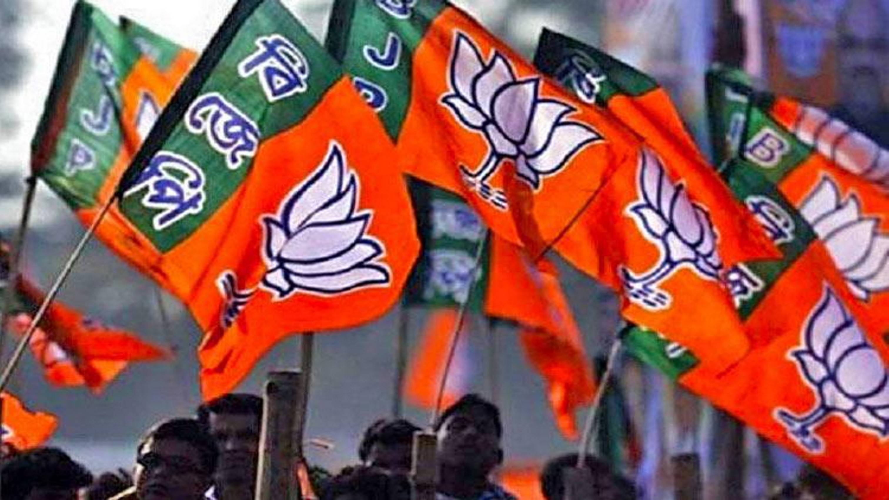 टिकट बंटते ही भाजपा में बगावत... मंत्री और विधायक समेत 19 के इस्तीफे