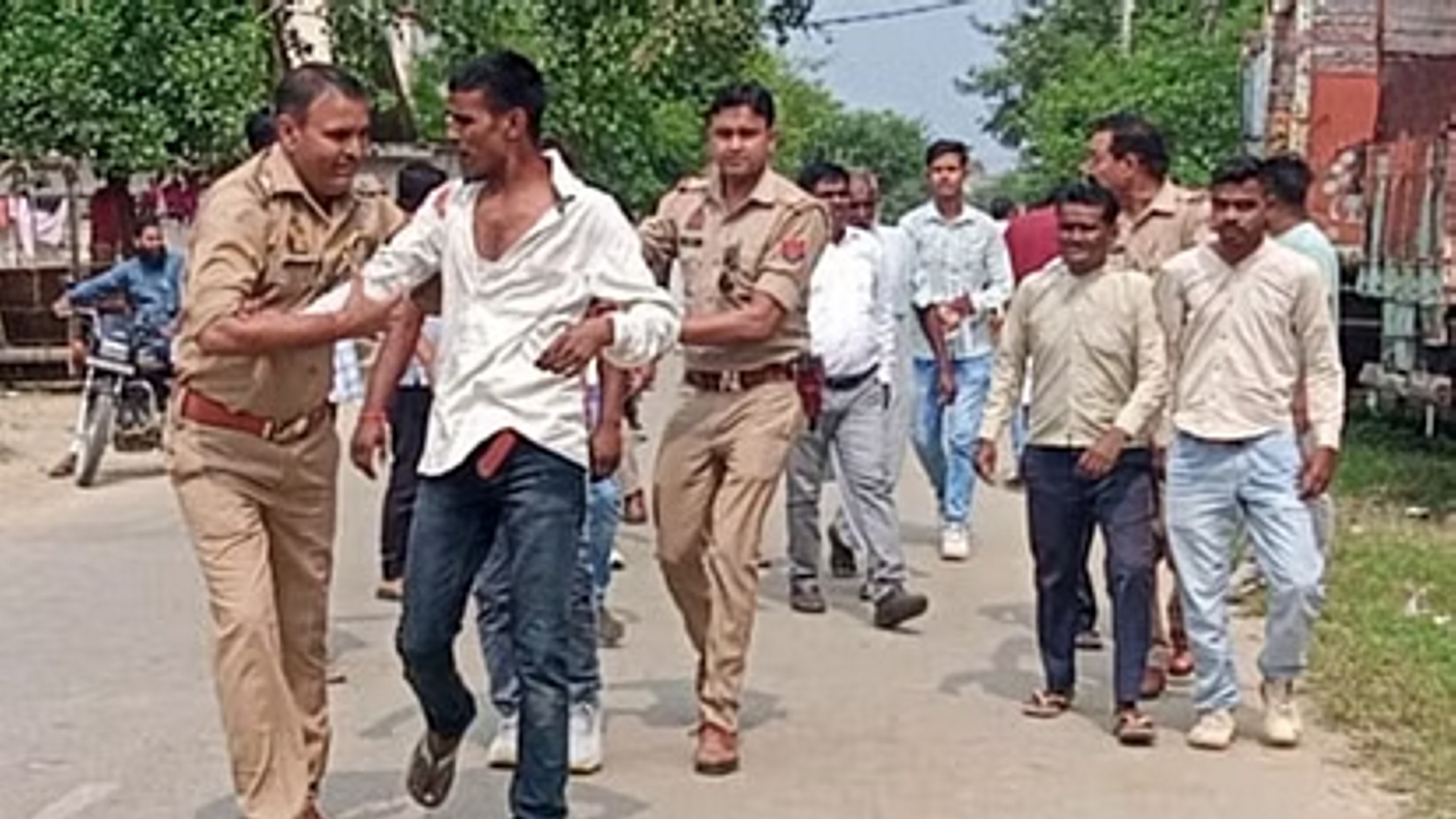 भाजपा के सदस्यता अभियान के दौरान मारपीट, ब्लॉक प्रमुख के भांजे की आंख में गहरी चोट