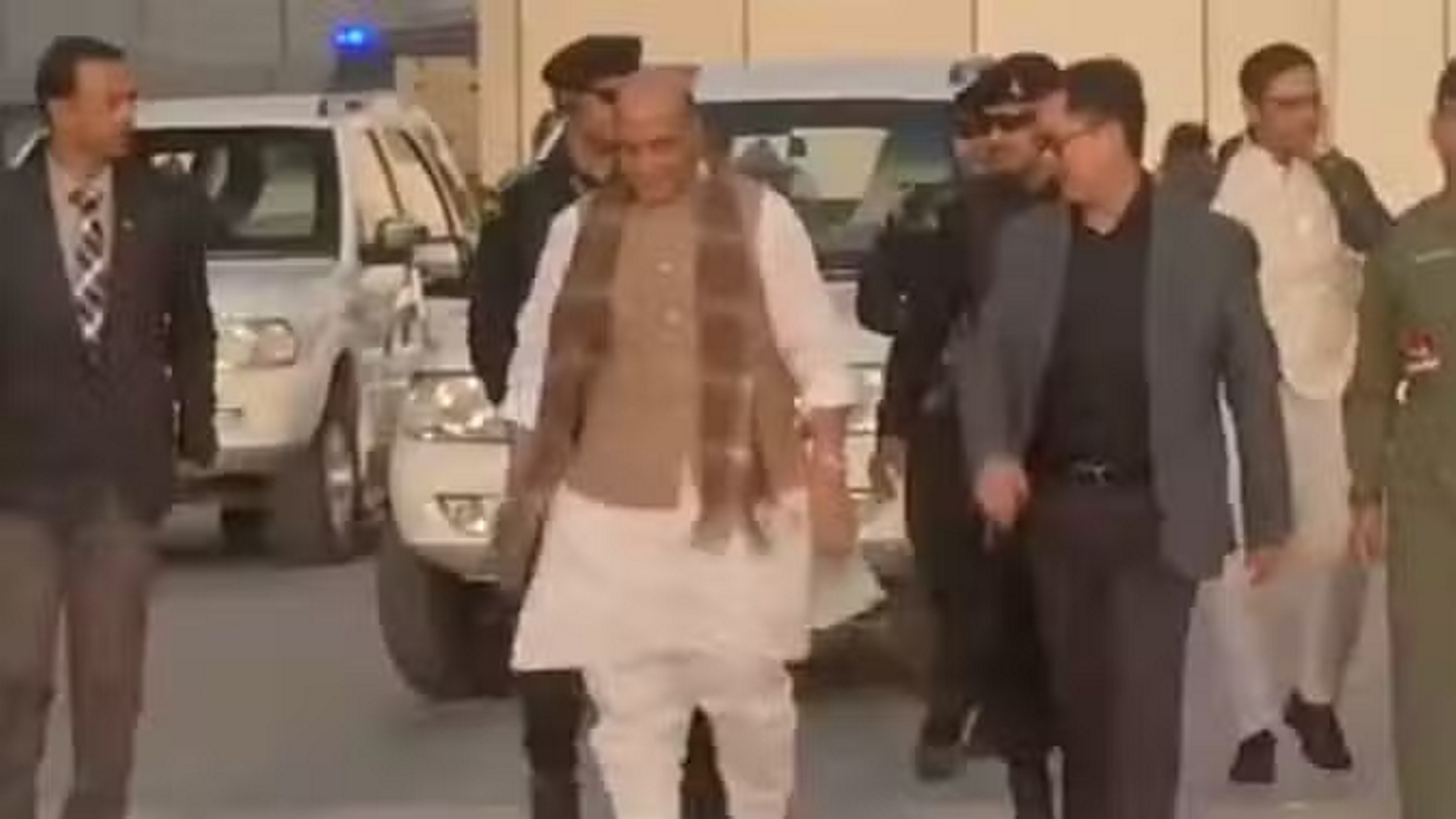 रक्षा मंत्री राजनाथ सिंह सैनिकों के साथ मनाएंगे दिवाली