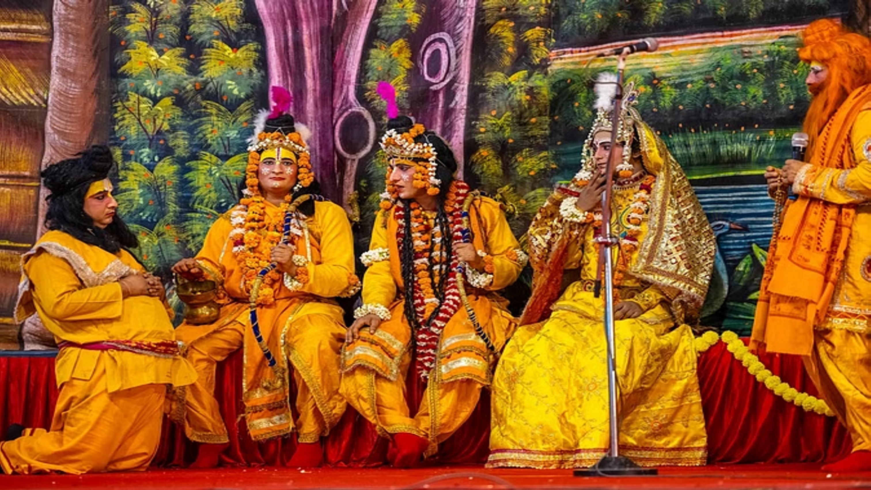 रामलीलाओं का भी बदला युग: अब सोशल मीडिया पर देख सकेंगे प्रसारण