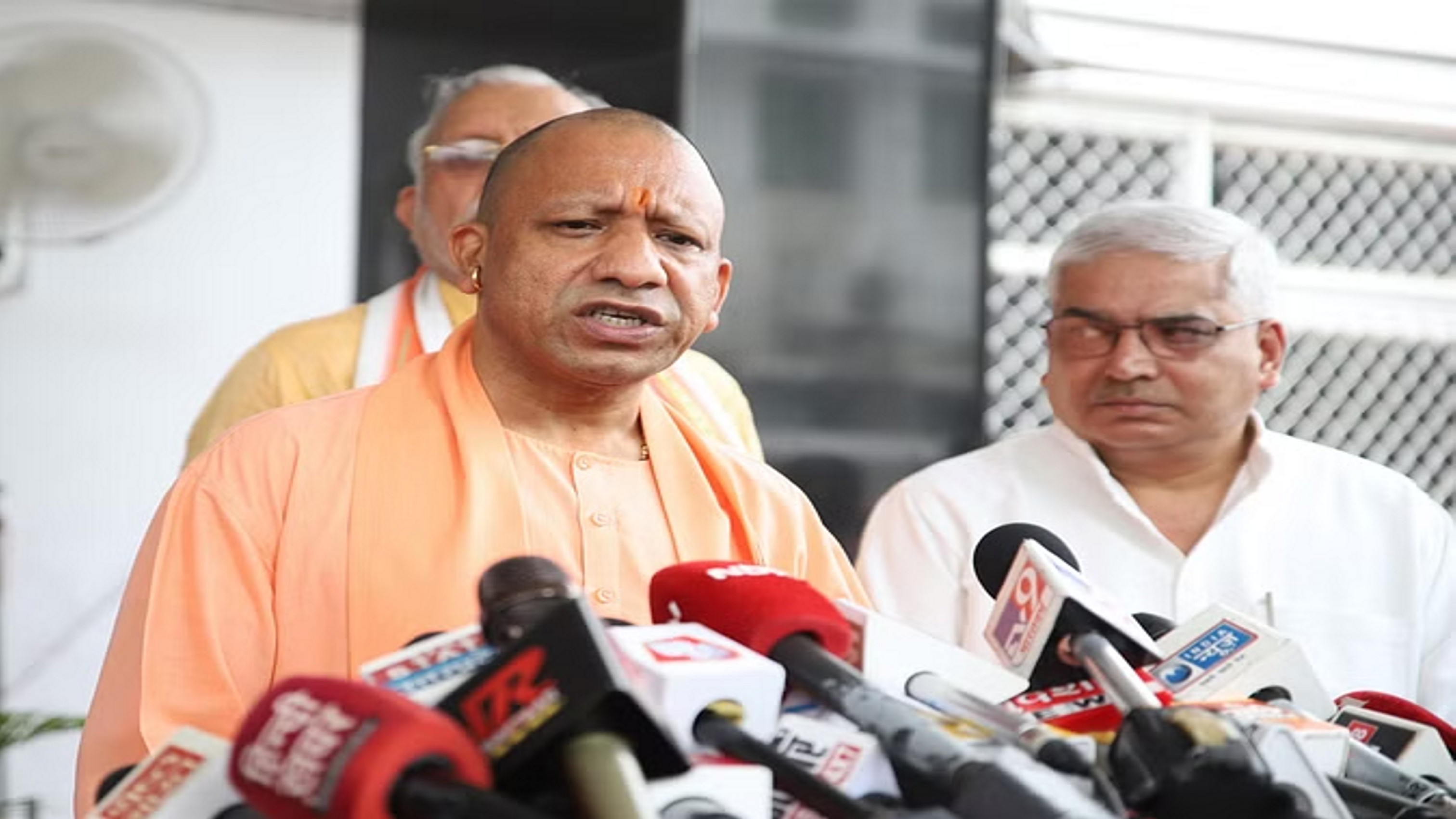 खाने में अपशिष्ट मिलाना होगा संज्ञेय अपराध, आएगा कड़ा कानून: योगी