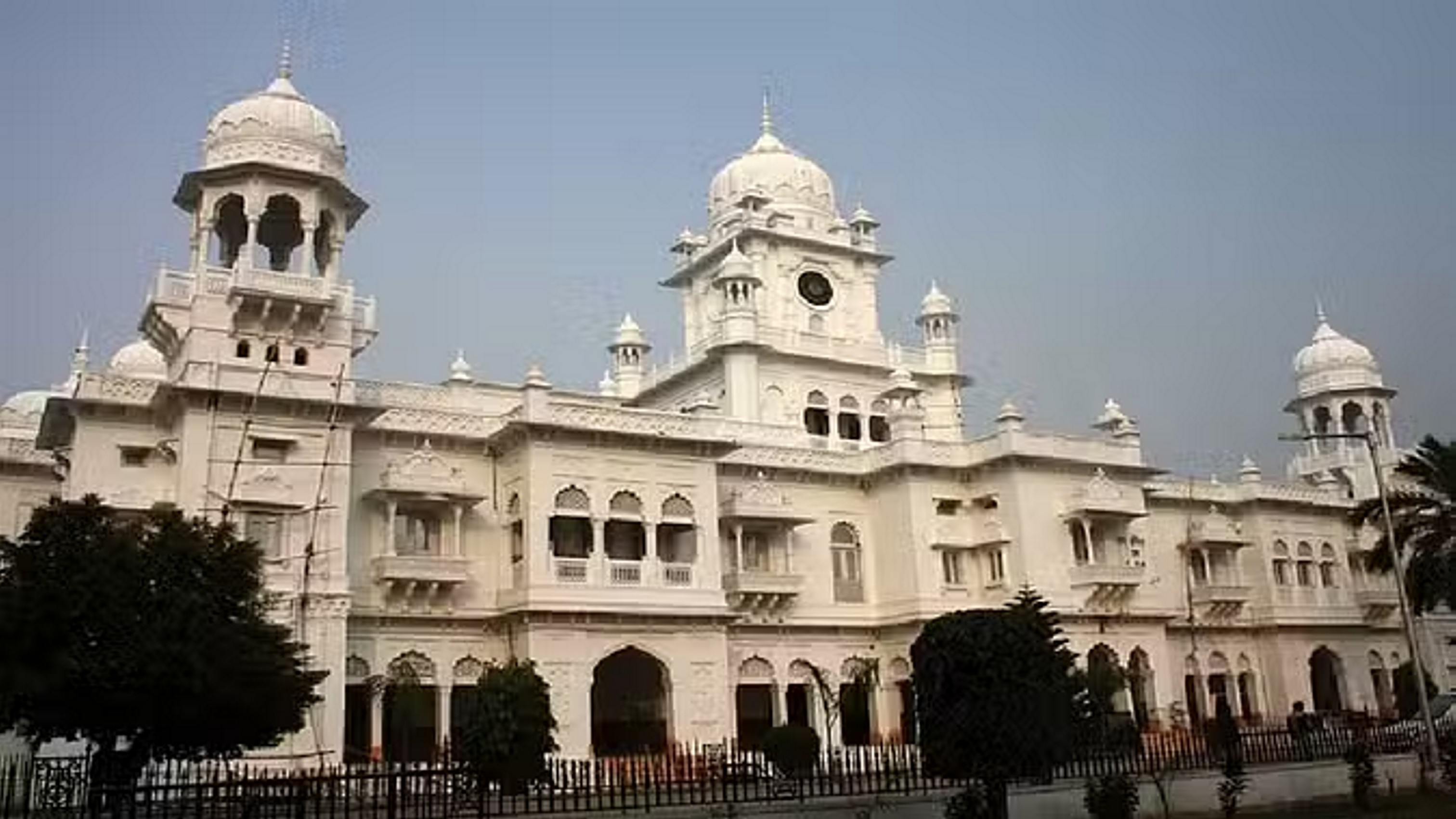 ट्रॉमा सेंटर में मरीजों की दलाली में हटाए गए पांच रेजिडेंट डॉक्टर