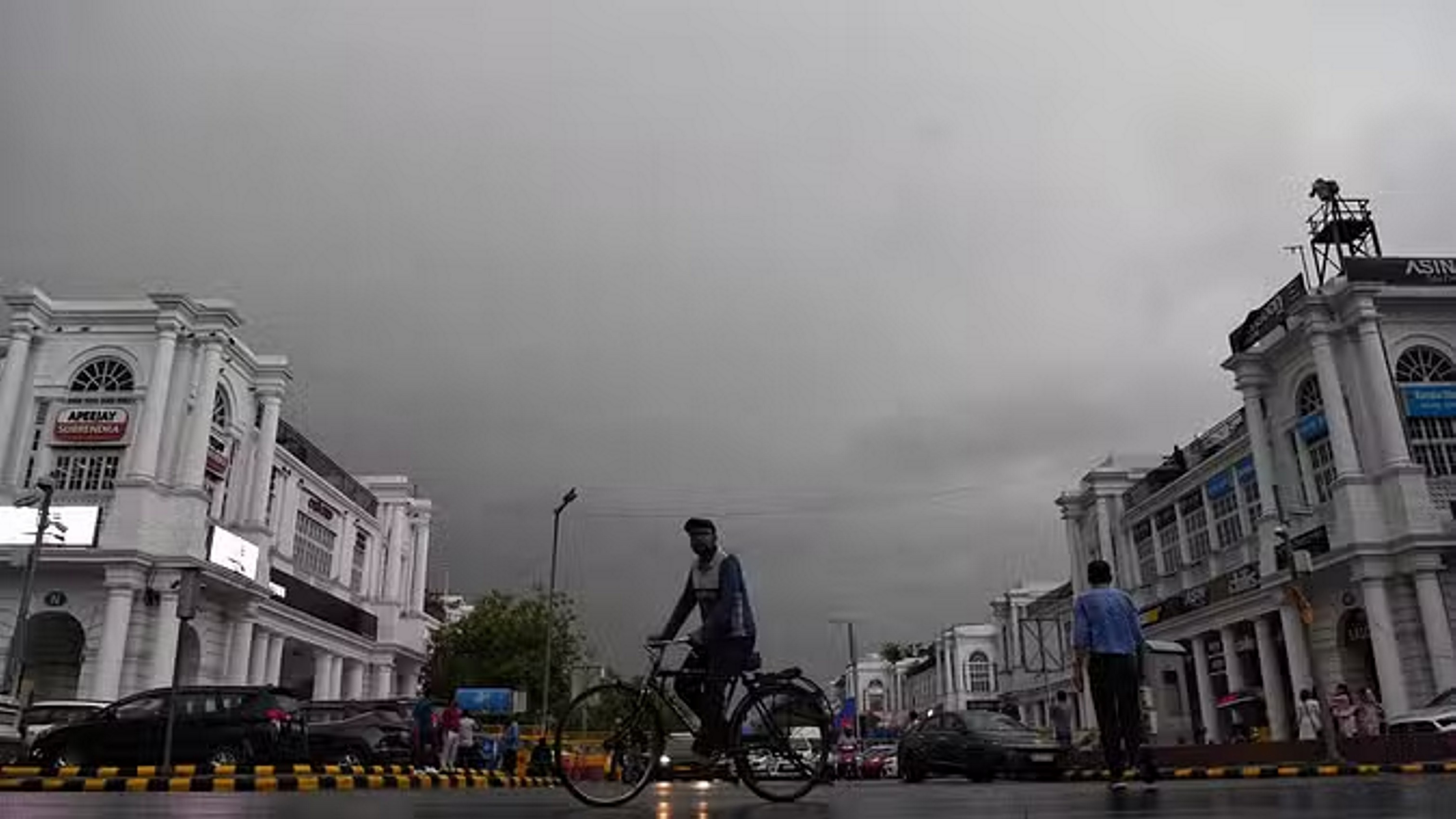 नए साल की पूर्व संध्या पर रात 8 बजे से कनॉट प्लेस नहीं जा पाएंगे वाहन