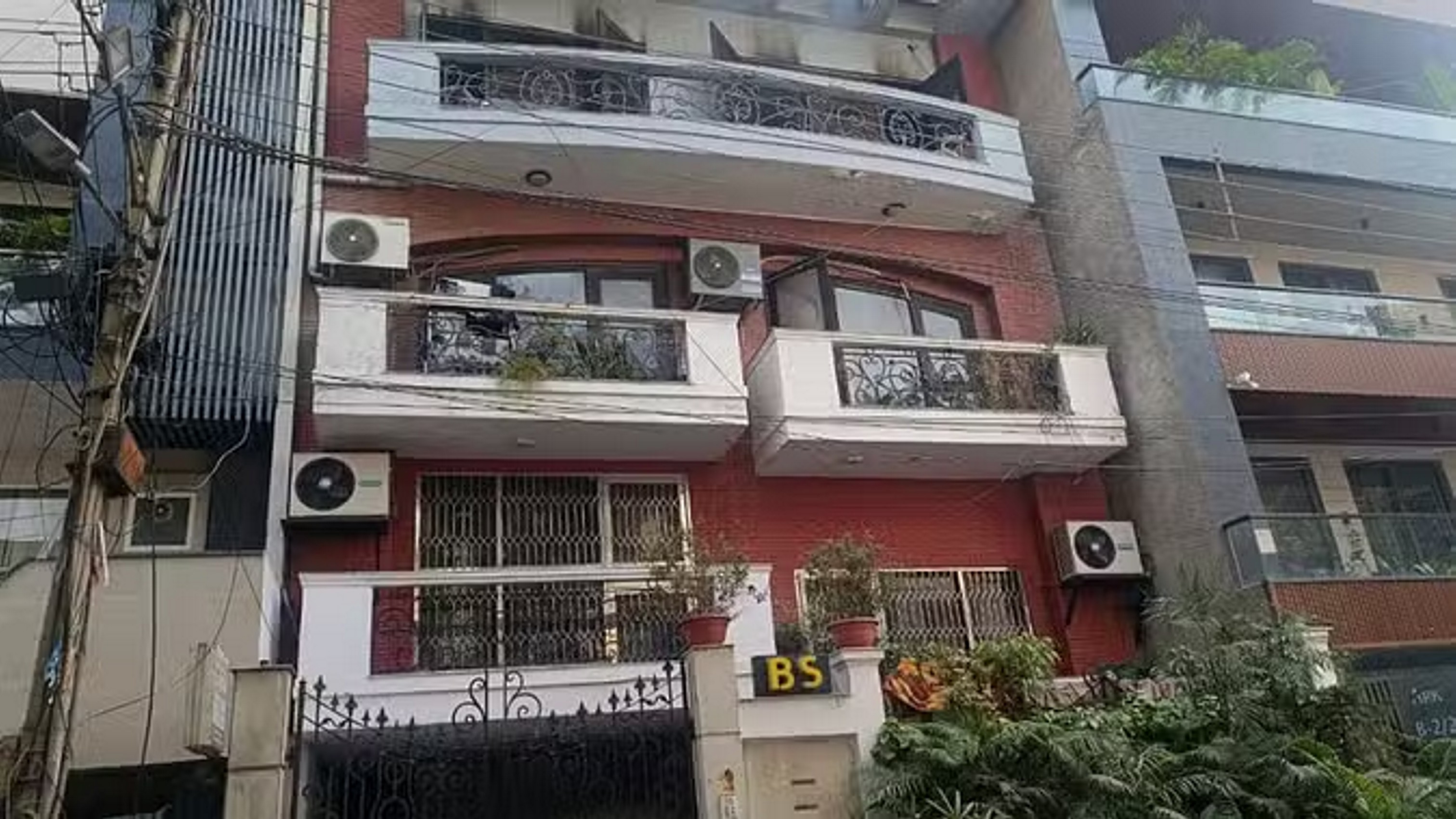 कोठी में आग लगने से बुजुर्ग पति-पत्नी की मौत
