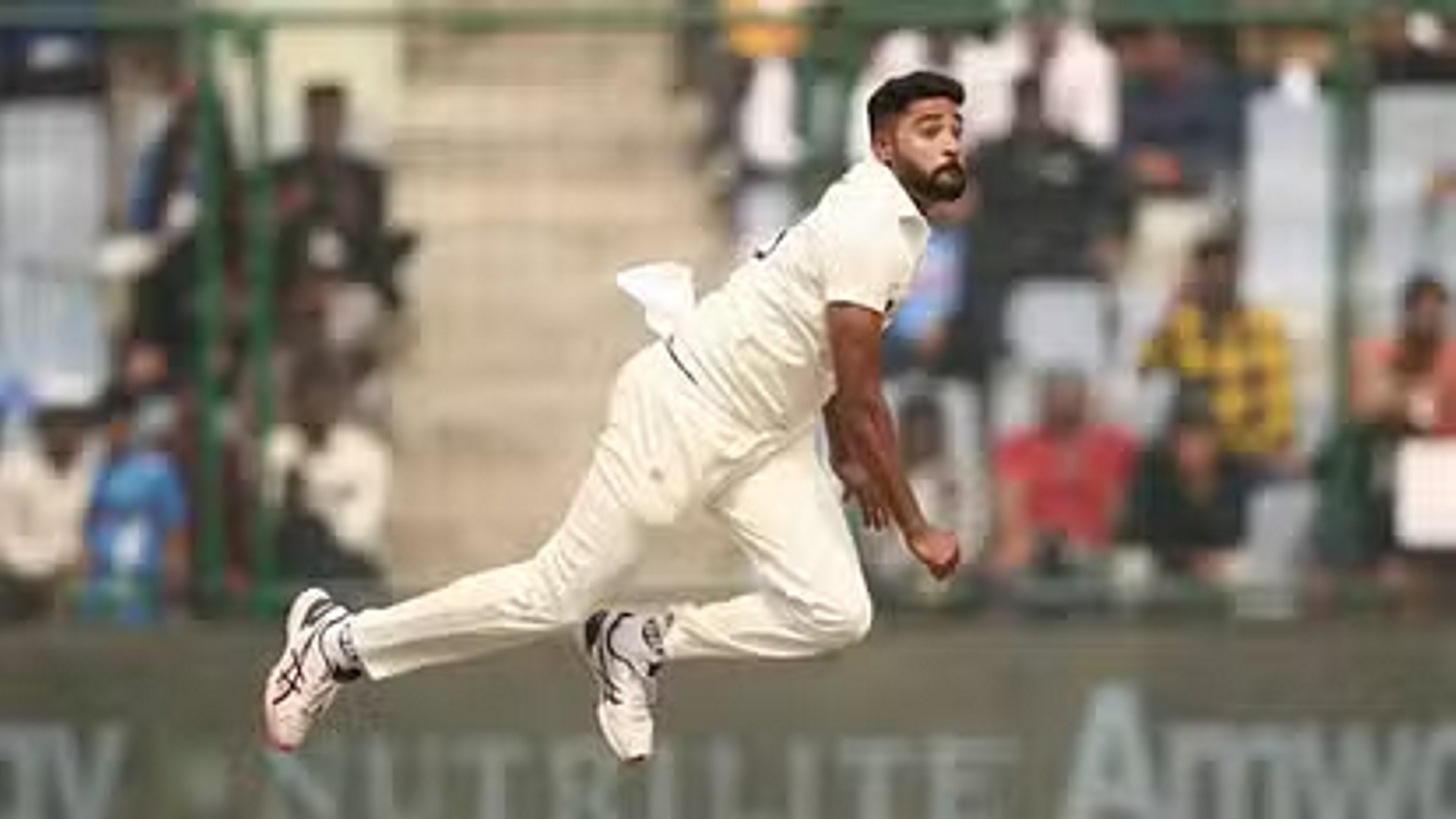 मोहम्मद सिराज ने तोड़ा विश्व रिकॉर्ड! 181.6 Kmph की स्पीड से फेंकी गेंद