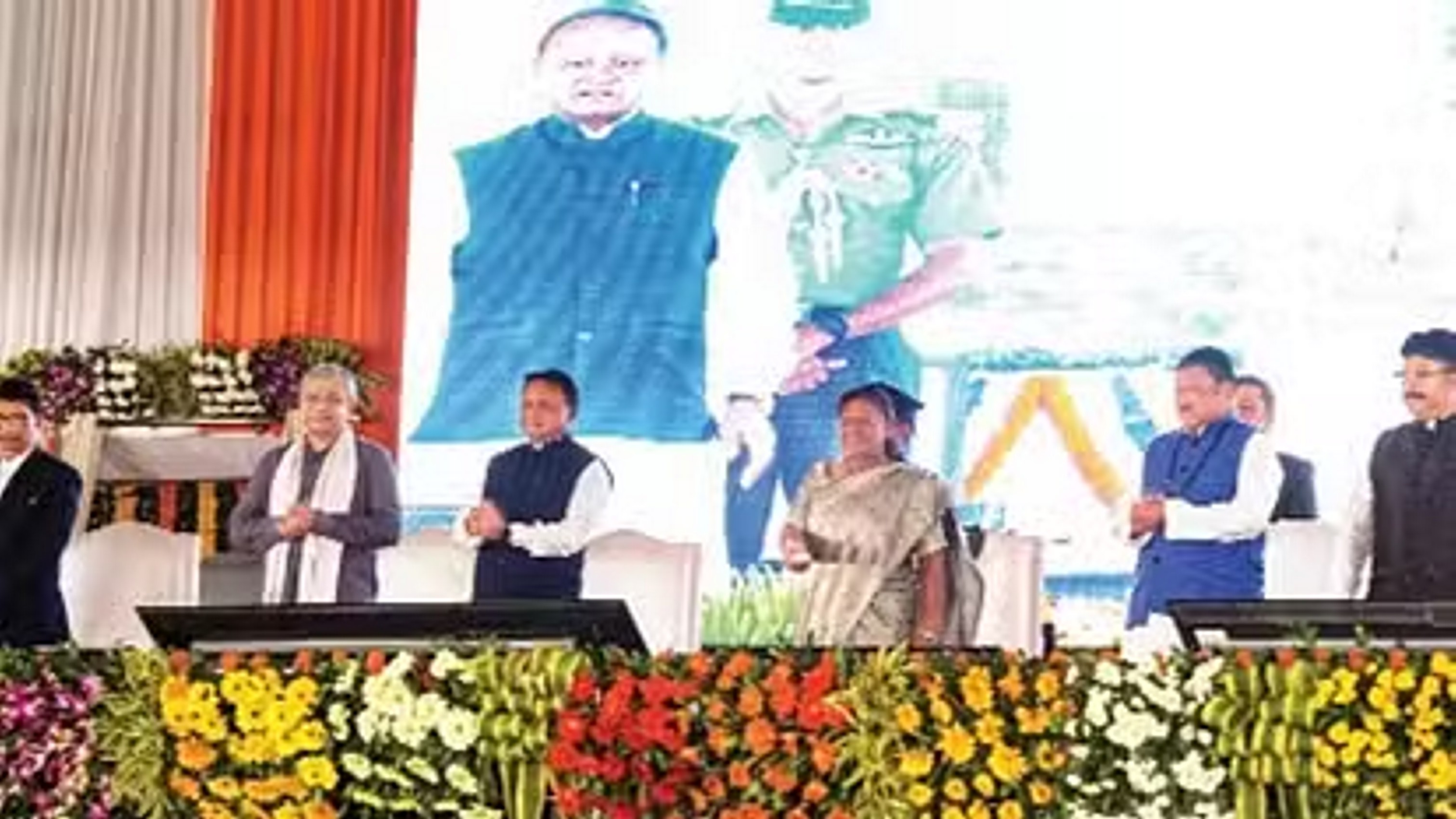 राष्ट्रपति मुर्मू ने रेलवे की तीन समेत छह परियोजनाओं की रखी आधारशिला