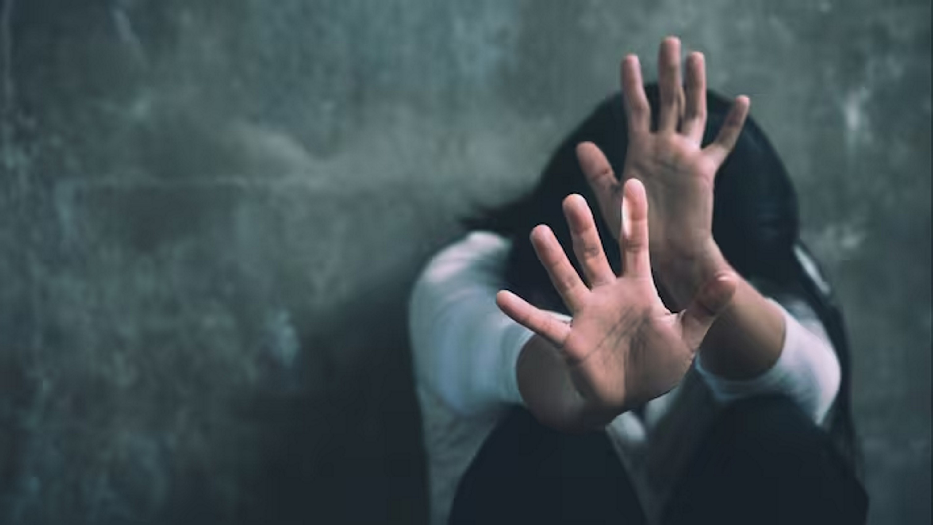 शिष्या का महंत पर दुष्कर्म का आरोप