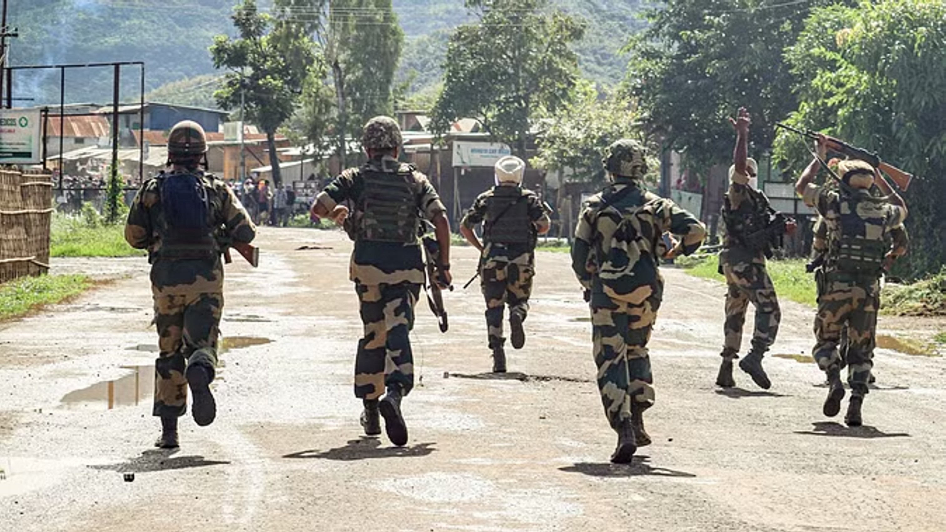 मणिपुर में सुरक्षा बलों की बड़ी कामयाबी, नौ उग्रवादी गिरफ्तार