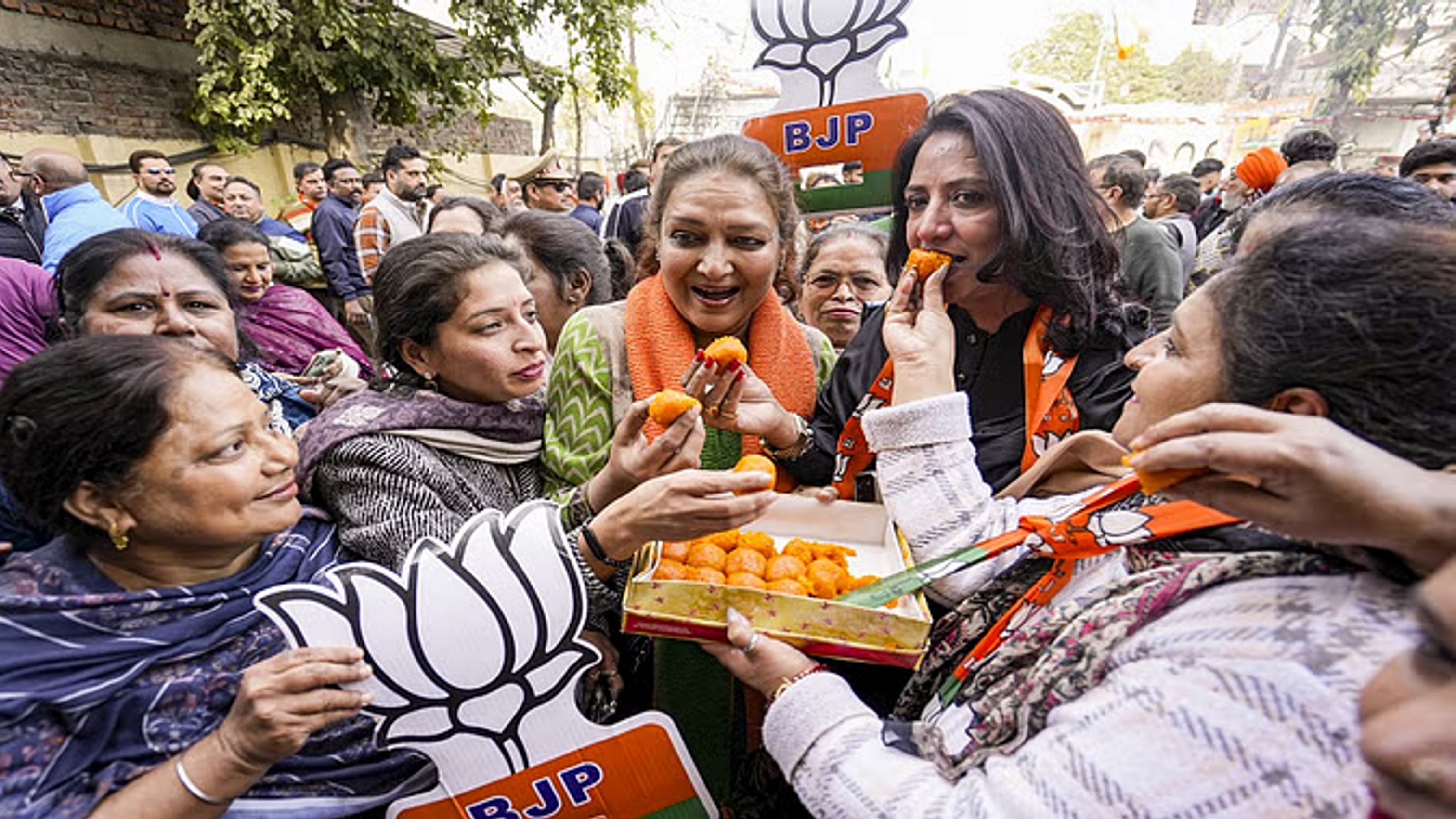 महिलाओं को न लुभा पाया 'आप' का ये फ्री का पैंतरा