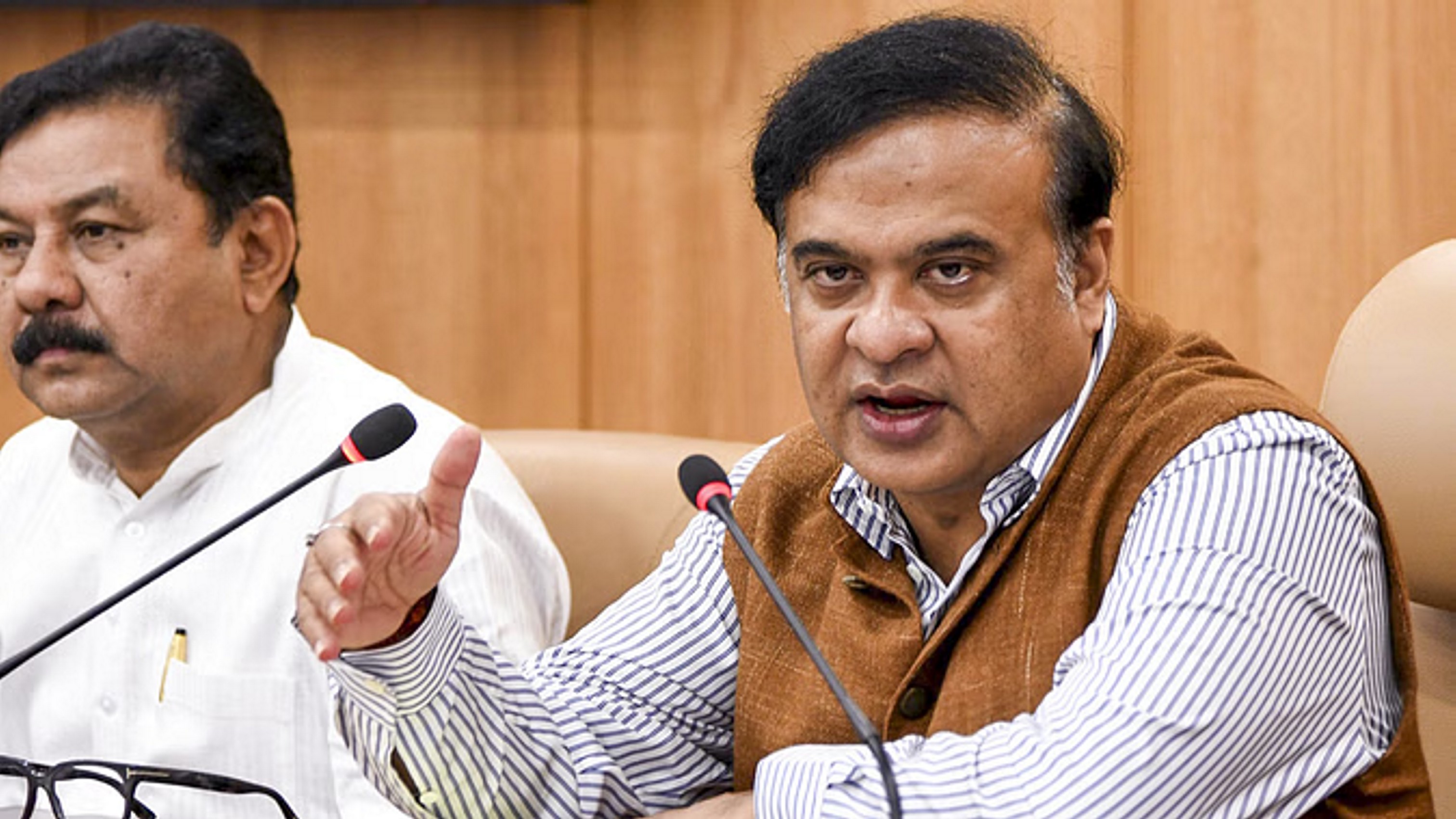 असम के गुवाहाटी, डिब्रूगढ़ और सिलचर में 24 घंटे खुल सकेंगी दुकानें