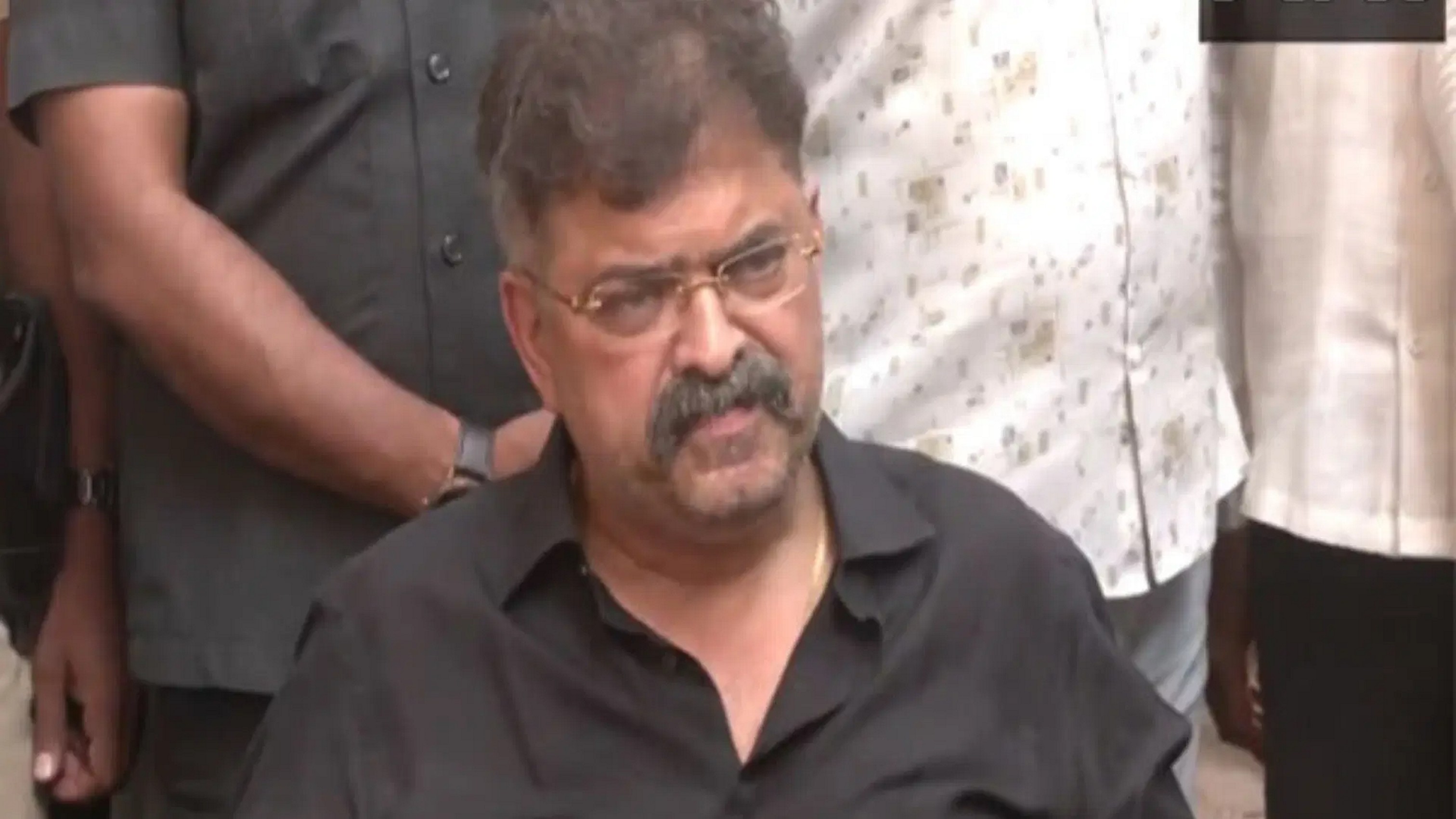 पवार गुट ने की विधायकी रद्द करने की मांग