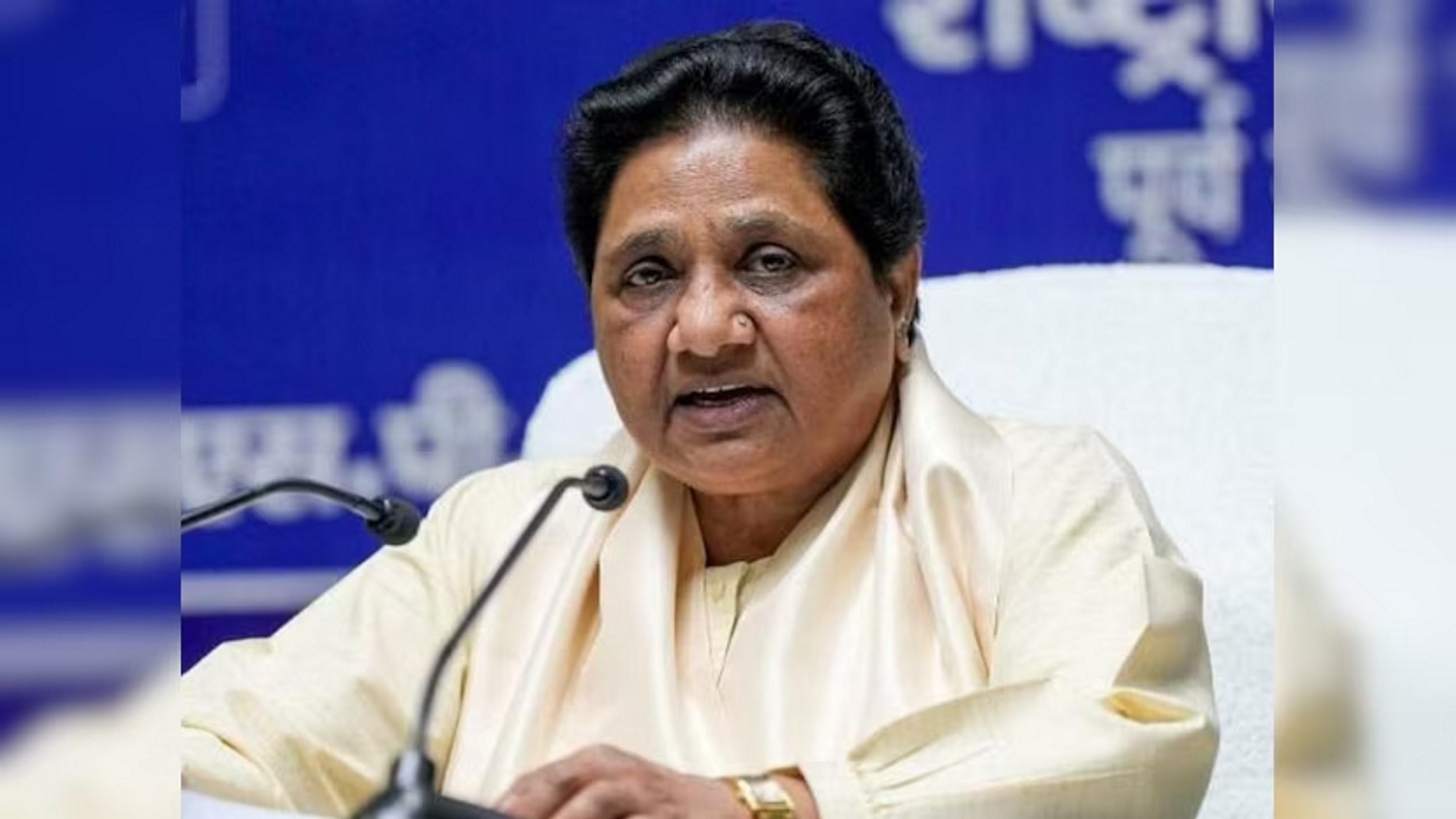 निवेश के लिए महाराष्ट्र को अनाकर्षक बनाने की साजिश