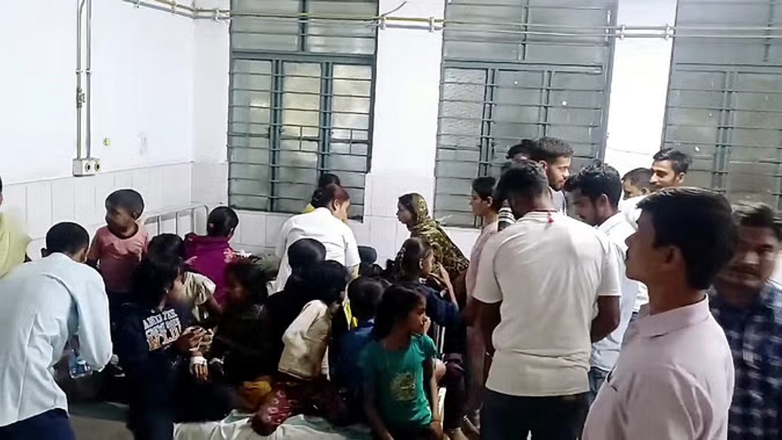 मिड-डे मील खाने से 84 बच्चे हो गए बीमार