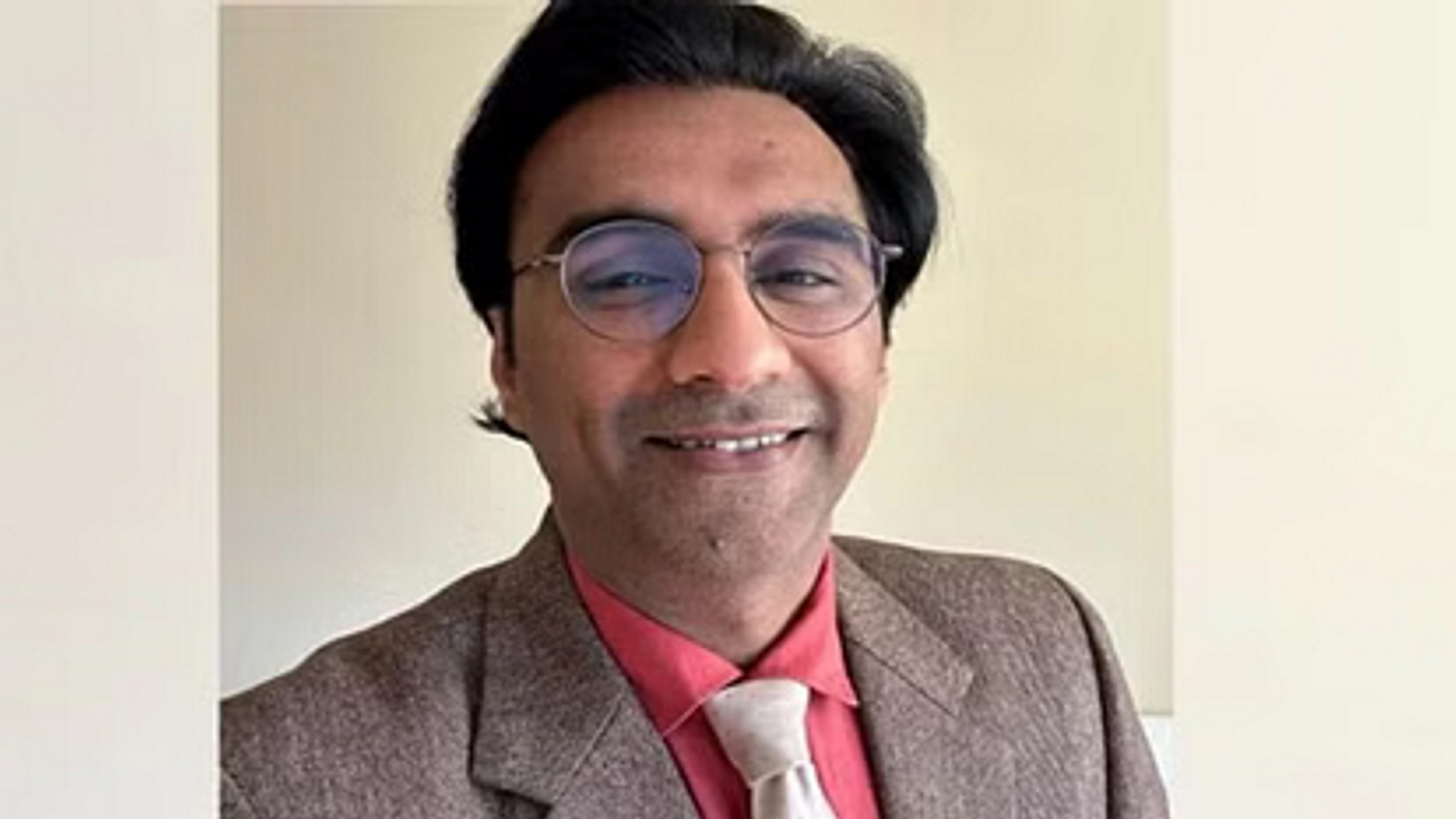 भारतीय शोधकर्ता के निर्वासन पर जज ने लगाई रोक