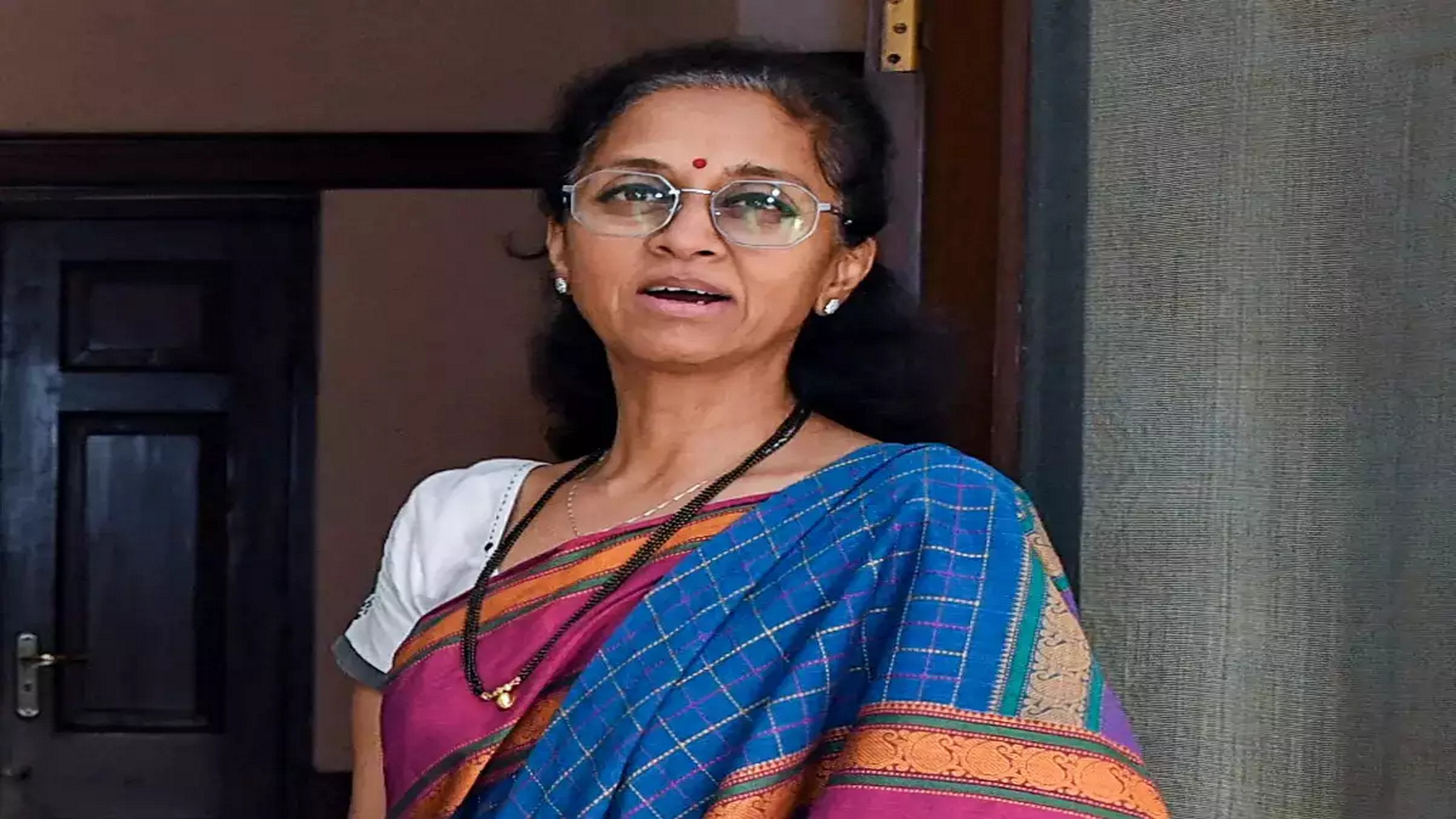 सरपंच हत्याकांड में एक आरोपी के अभी भी न पकड़े जाने पर भड़कीं सुप्रिया सुले