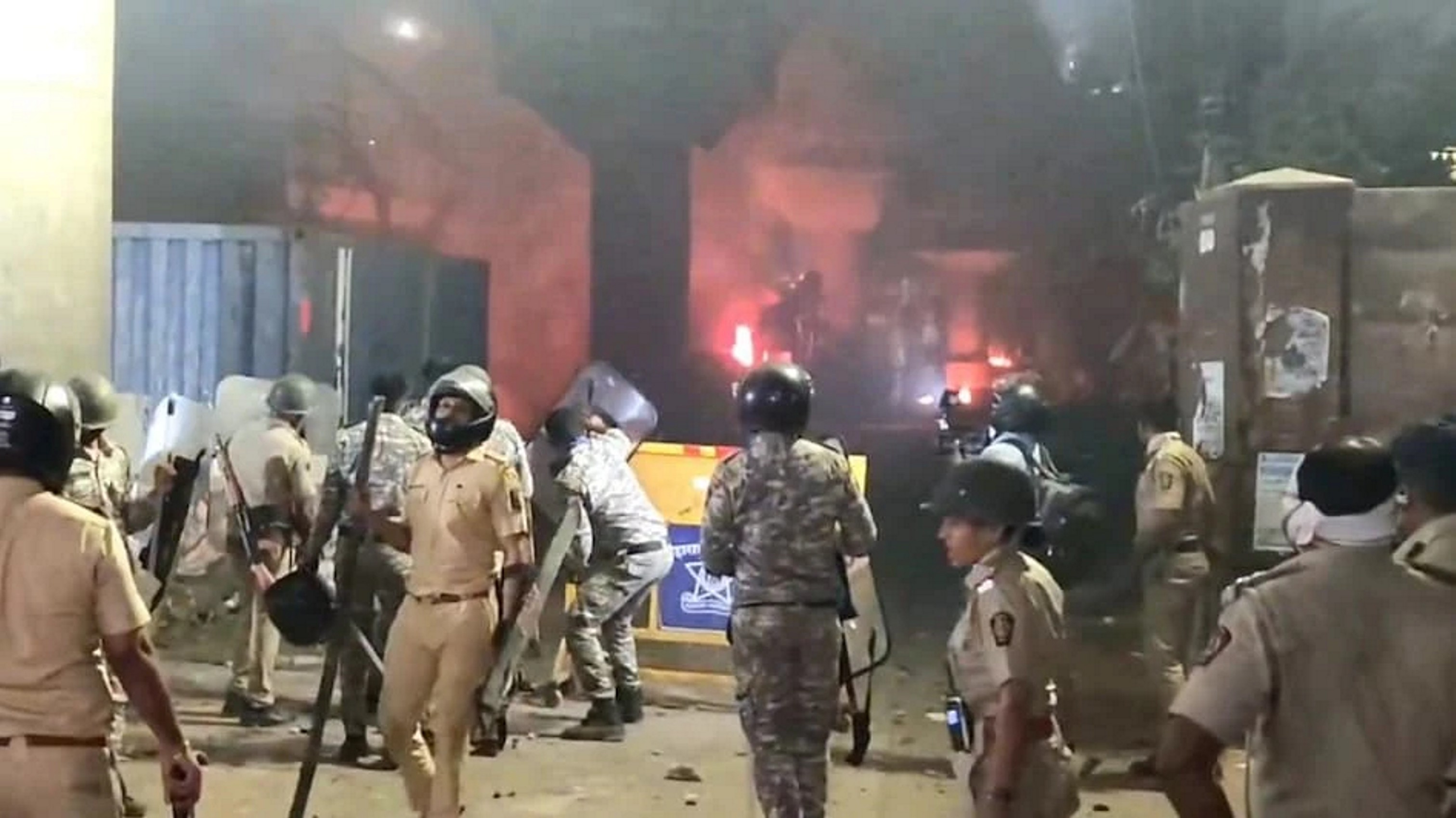मुंबई में अवैध रूप से रहने के आरोप में बांग्लादेशी गिरफ्तार