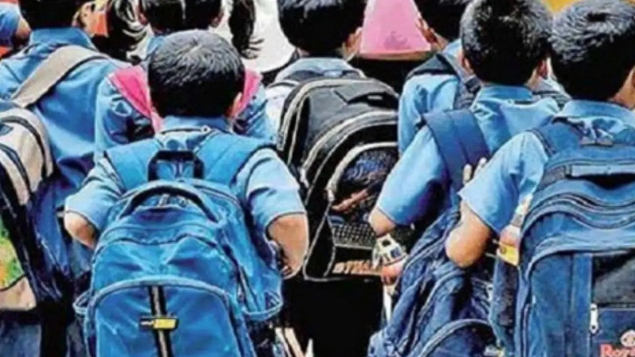 कब बंद होंगे दिल्ली के स्कूल? कोहरे और शीतलहर के बीच आ गया लेटेस्ट अपडेट 