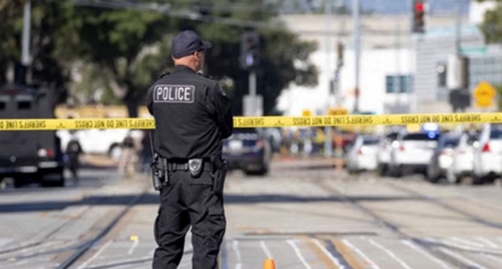 रोड आईलैंड के हॉकी एरीना में गोलीबारी, तीन की मौत; तीन घायल