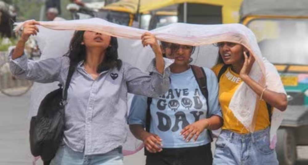 दिल्ली में पसीने छुड़ा रही गर्मी