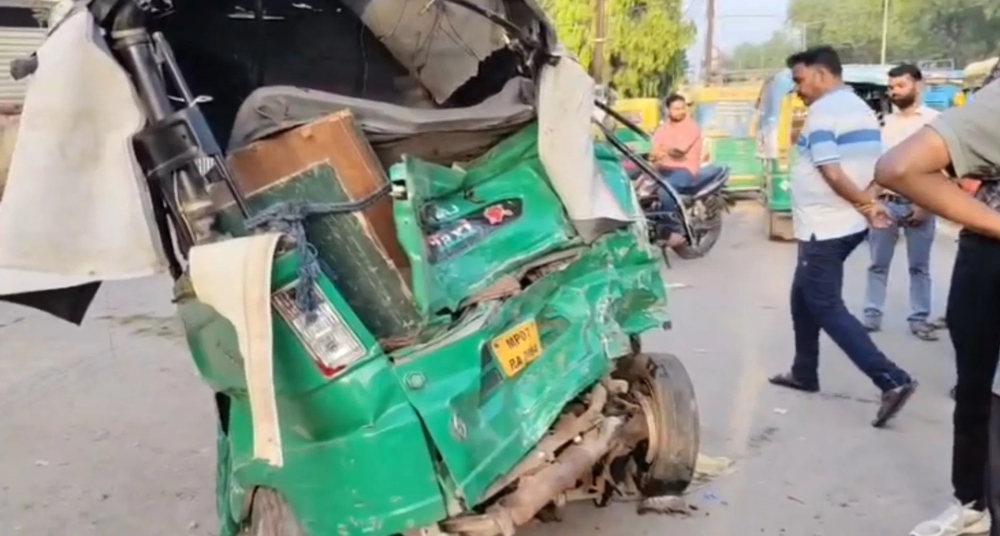 स्कॉर्पियो ने ऑटो को मारी टक्कर, पांच लोगों की मौत