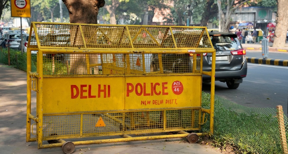  दिल्ली में छात्रा से छेड़छाड़, स्कूटर से धक्का देकर 100 मीटर तक घसीटा