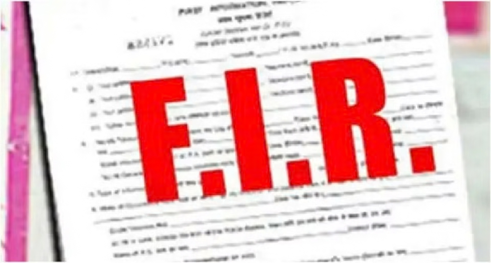 महिला पत्रकार और अन्य पर पुलिस ने दर्ज की प्राथमिकी