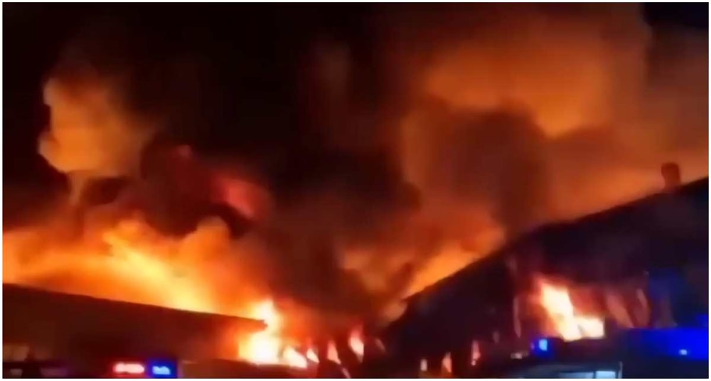 जयपुर-अजमेर हाईवे के पास सोलर प्लांट में आग, एक किमी दूर तक दिखीं लपटें