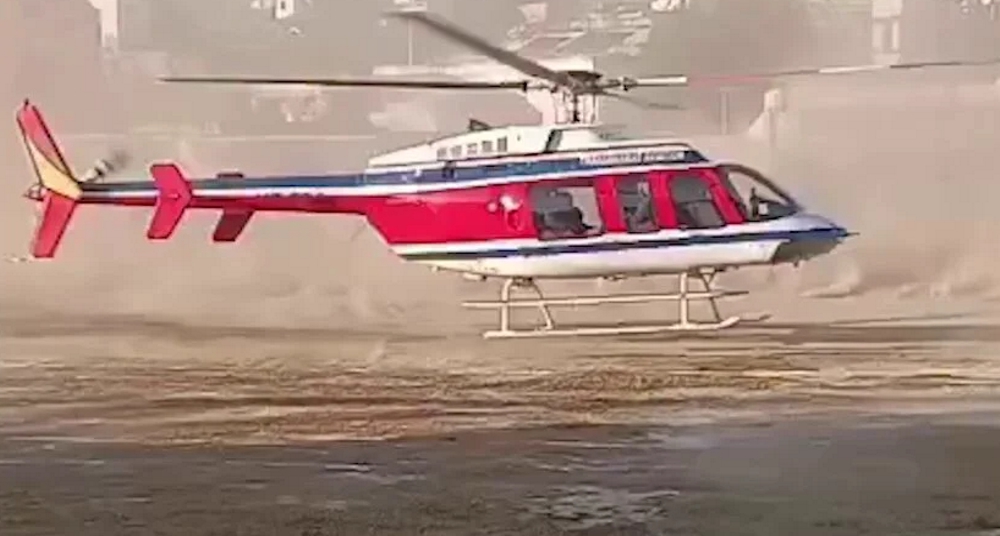 देहरादून से केदारनाथ जा रहे हेलीकॉप्टर की इमरजेंसी लैंडिंग